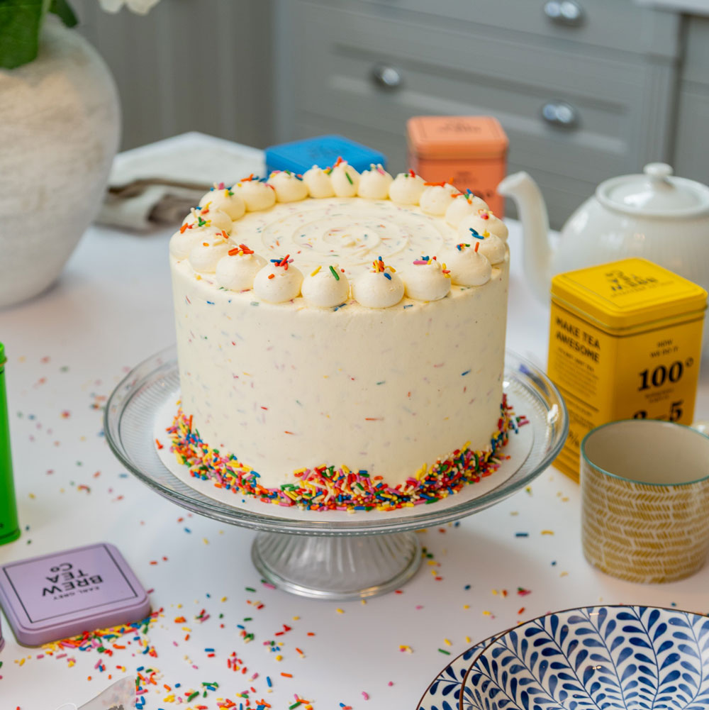 Vanilla Funfetti Cake - Image 4