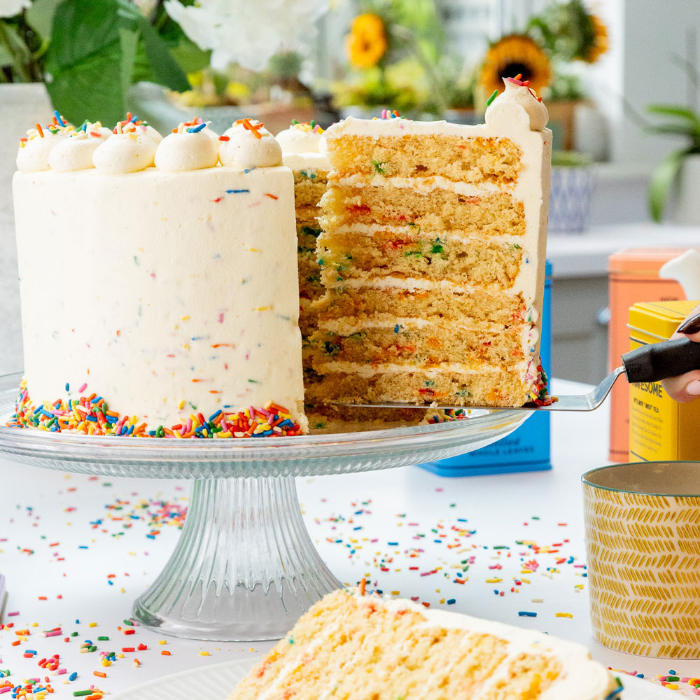 Vanilla Funfetti Cake - Image 5